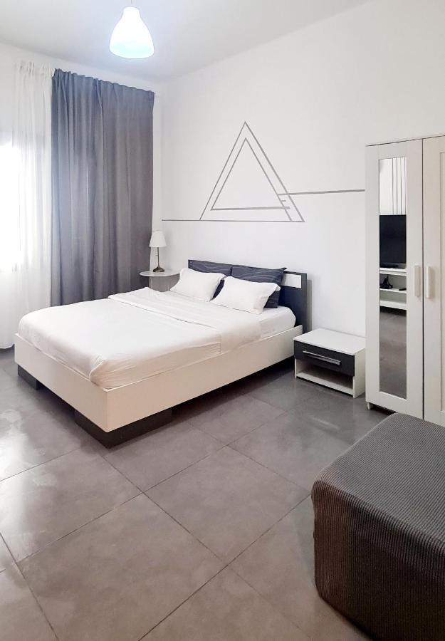 Nice Apartments On Ben Yehuda Str Tel-Aviv Kültér fotó