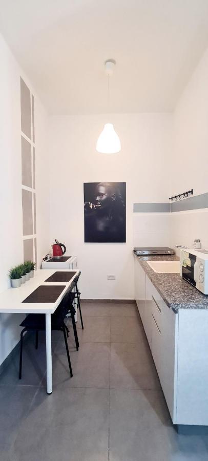 Nice Apartments On Ben Yehuda Str Tel-Aviv Kültér fotó
